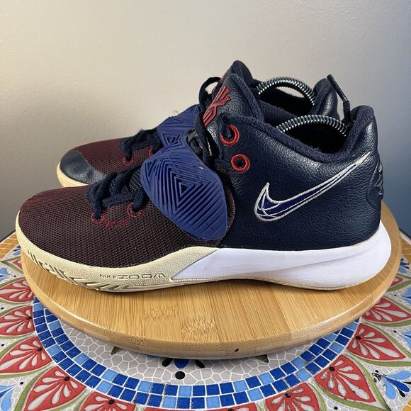 Athletic_Shoes